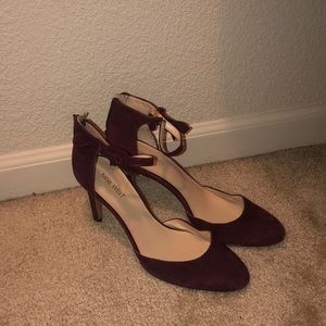 Nine West Maroon Bow Pumps